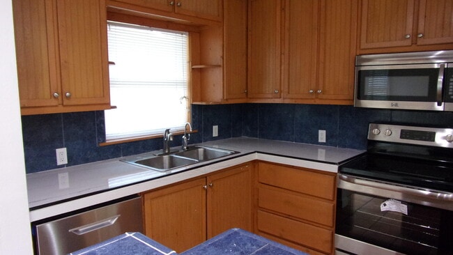 Building Photo - 195 SE Serenata Ct