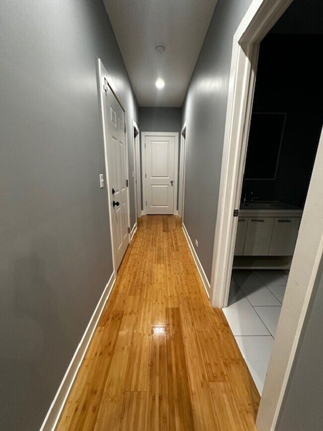 Foto del edificio - 147 N Menard Ave