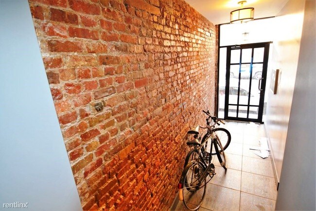 Foto del edificio - 188 Rockaway Ave