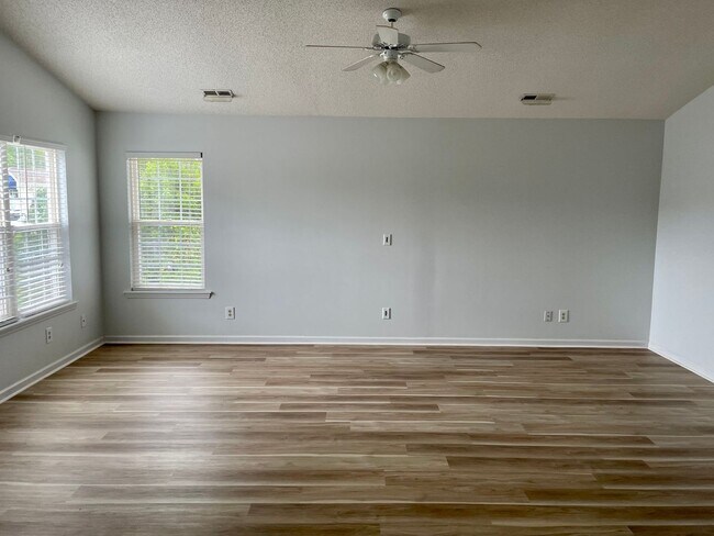 Foto del edificio - 2 Bedroom 2 Bath  with Flex Room, located in Saltaire Village