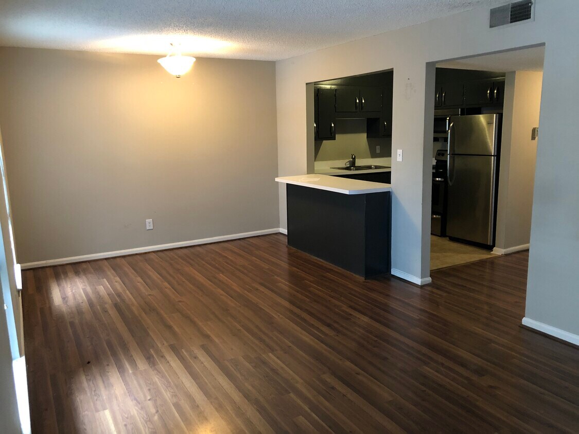 Foto principal - 1629 14th Ave S