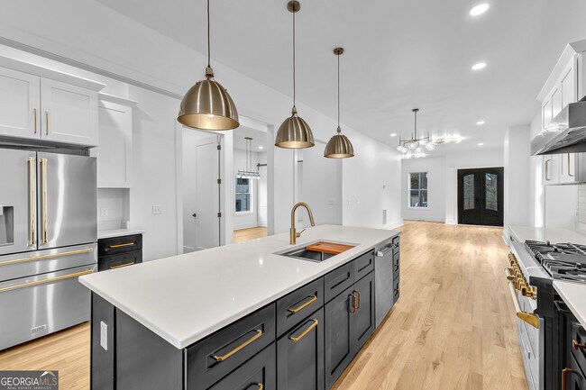 Foto del edificio - 2361 Lynn Iris Dr