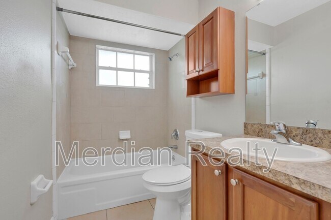 Foto del edificio - 4920 Tangerine Ave