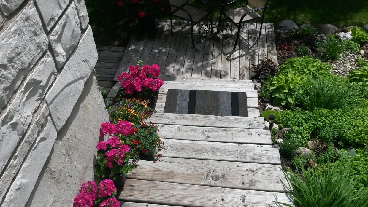 Stairs going down - 367 Tower Ct