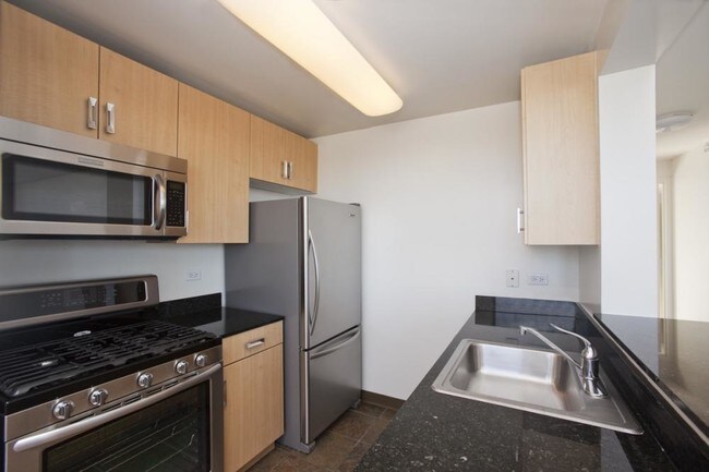 Building Photo - 2 bedroom in New York NY 10036