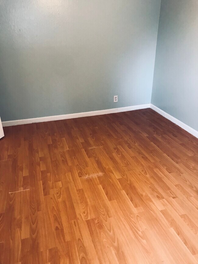 Building Photo - 3055 Curran Ave