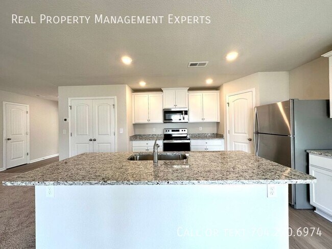 Foto del edificio - New Construction 4BR/2.5BA Home in Charlotte!