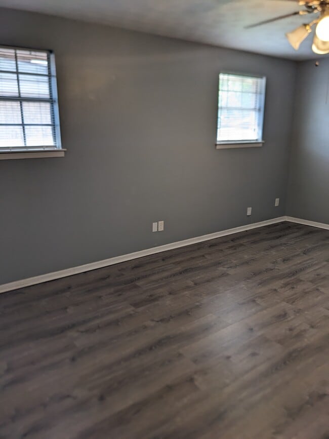 Building Photo - 504 Houma Blvd