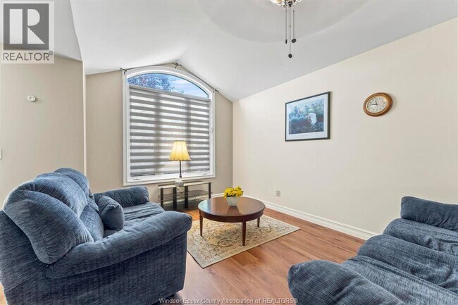 Photo du bâtiment - 853 Southwood Dr