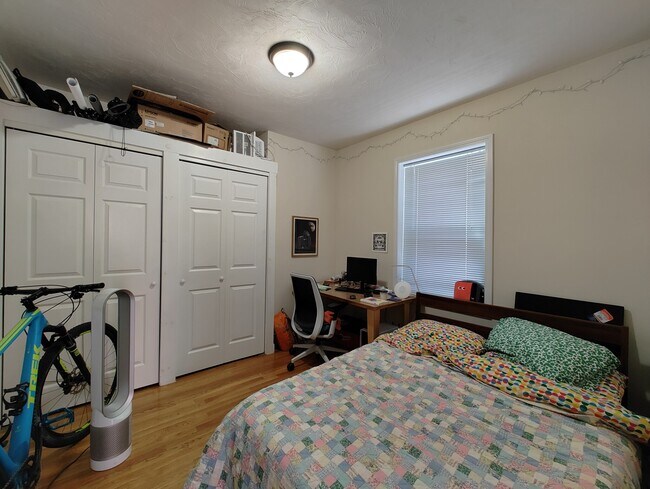 Foto del edificio - 1056 Cambridge St