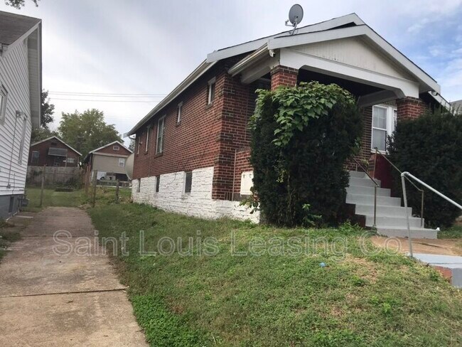 Side - 4848 Calvin Ave