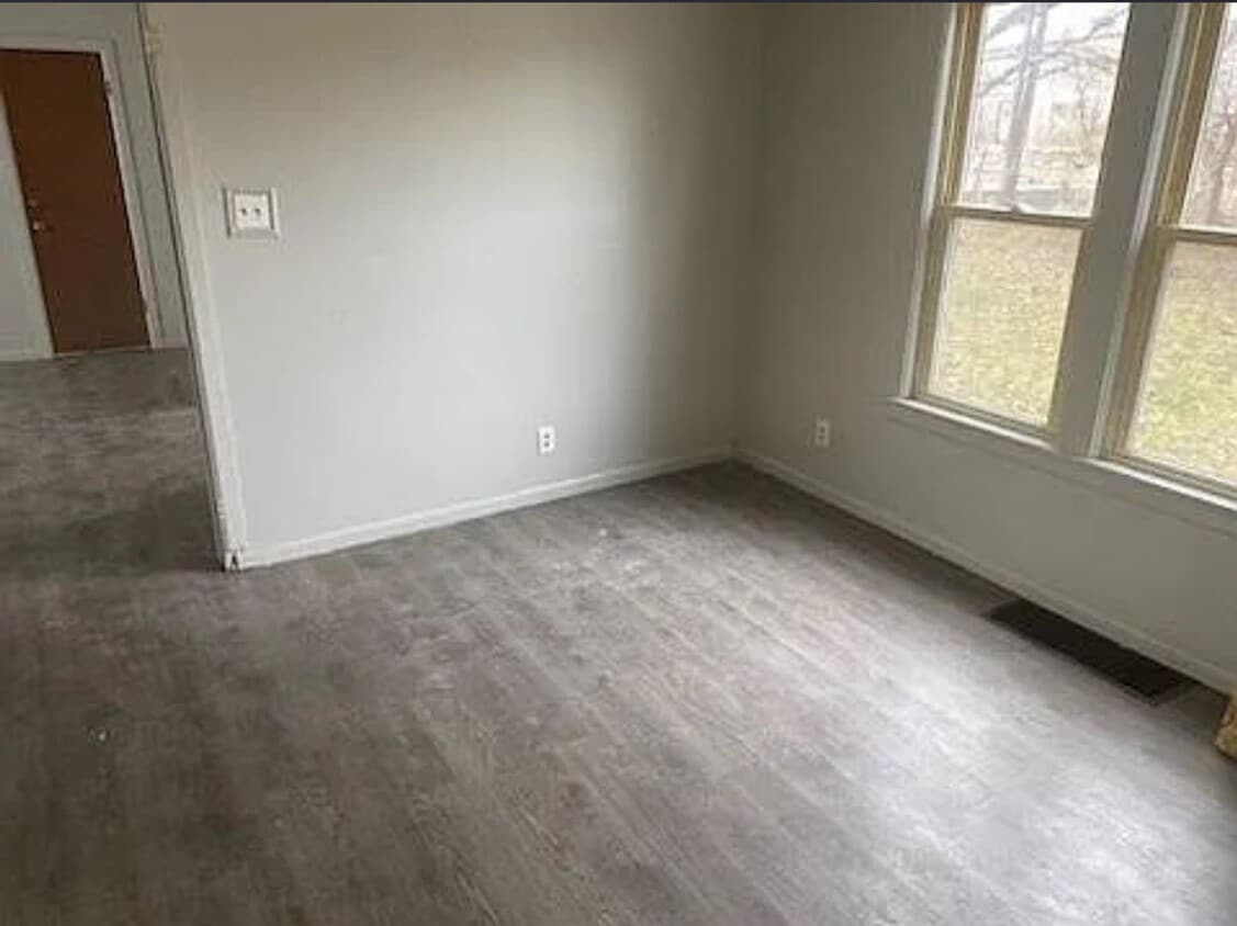 Foto del edificio - 3 bed 1 bath