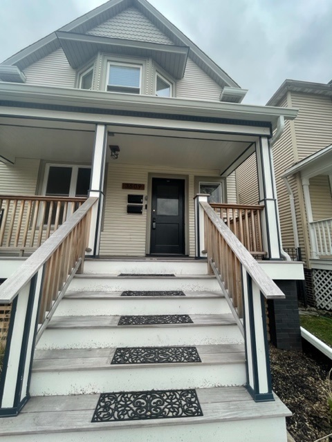 Building Photo - 3509 W Wrightwood Ave