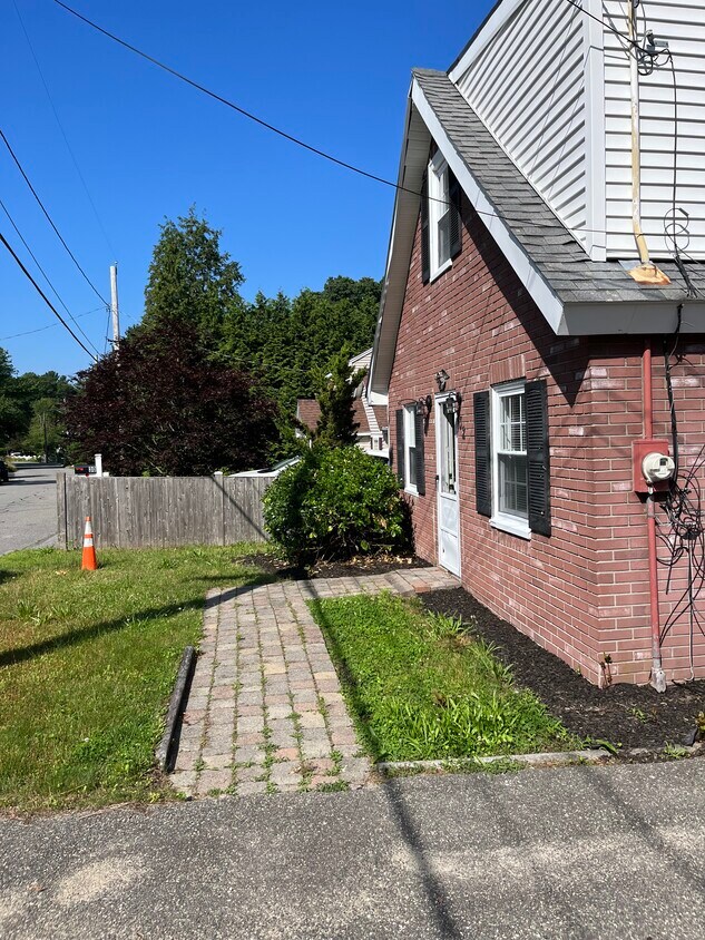 32 Sachem St, Billerica, MA 01821 House Rental in Billerica, MA
