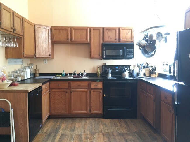 Foto del edificio - 2611 W Grace St