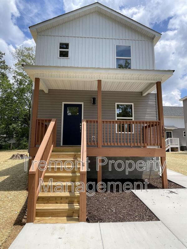 Building Photo - 1904 Lynnbrook Ave