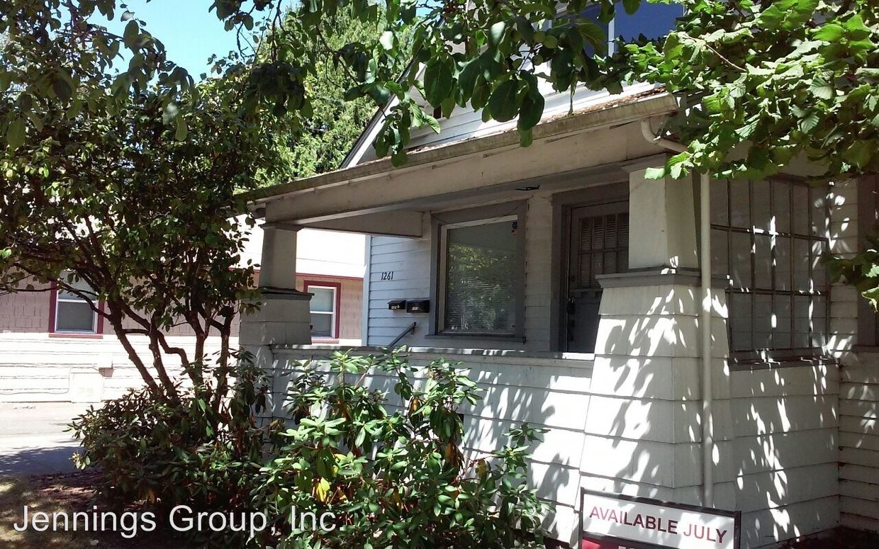 Primary Photo - 1261-1261 1/2 Washington St