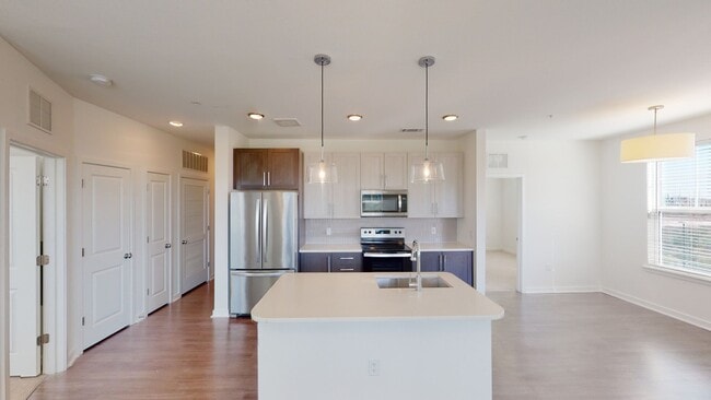 Interior Photo - Essex Luxe Apartments