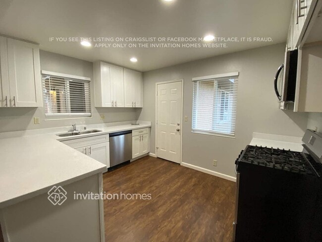 Building Photo - 616 Frieda Dr