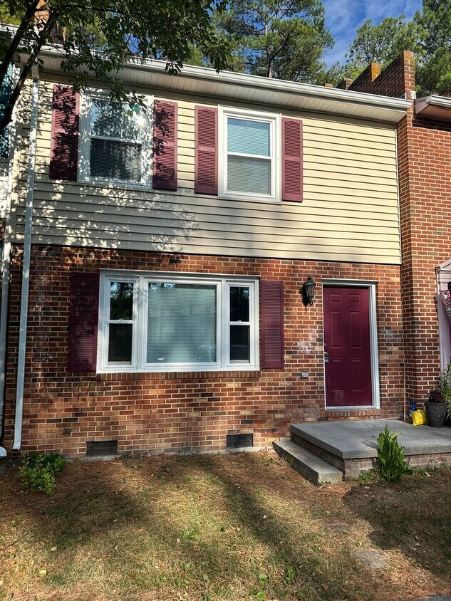 Primary Photo - 302 Carroll Dr