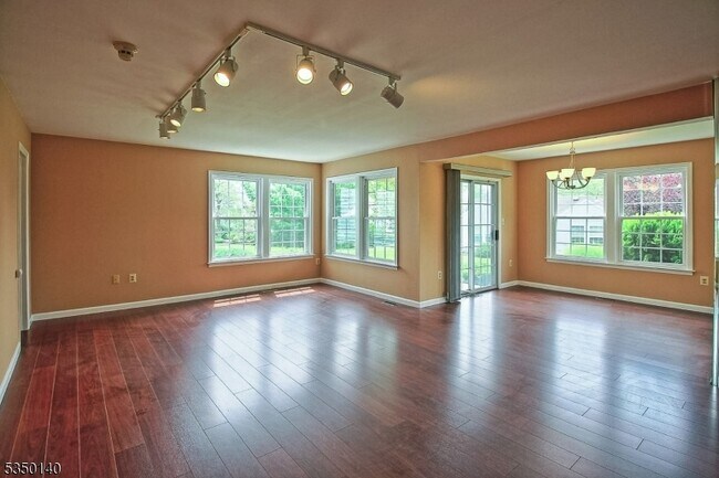 Foto del edificio - 2A Bristol Ct