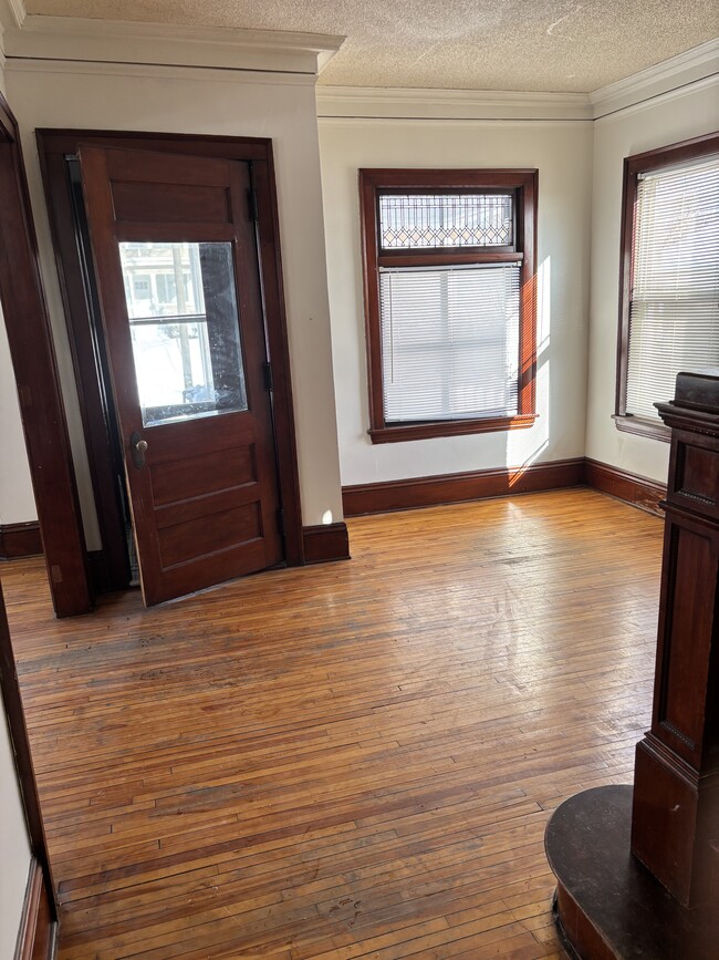 Building Photo - 2600 Emerson Ave S