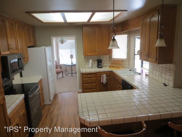 Foto del edificio - 3 br, 2 bath House - 730 E. Wood Duck Cir