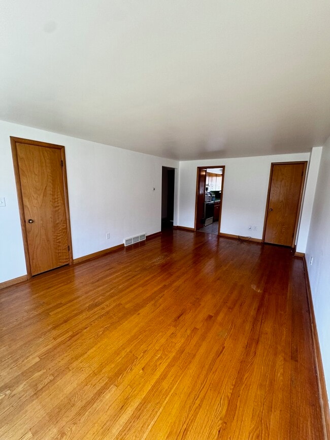 Living Room - 778 Maple St