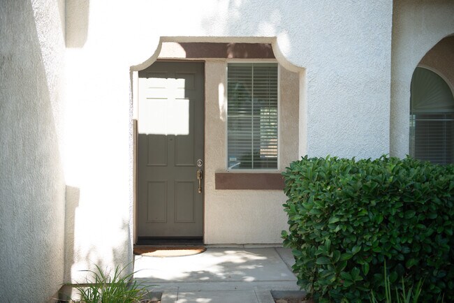 Building Photo - 6201 Ravenna Way
