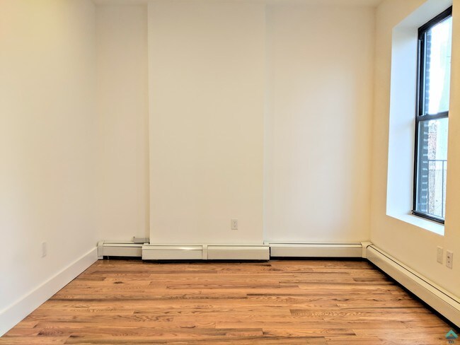 Foto del edificio - 736 Washington Ave