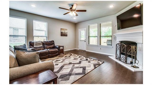 Building Photo - 709 Copley St