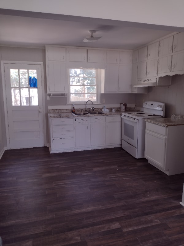 Building Photo - 3751 Hopkins Rd