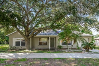 Building Photo - 628 Brooke Ct