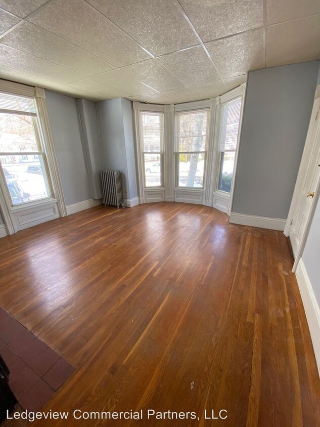 Primary Photo - 159 Orange St