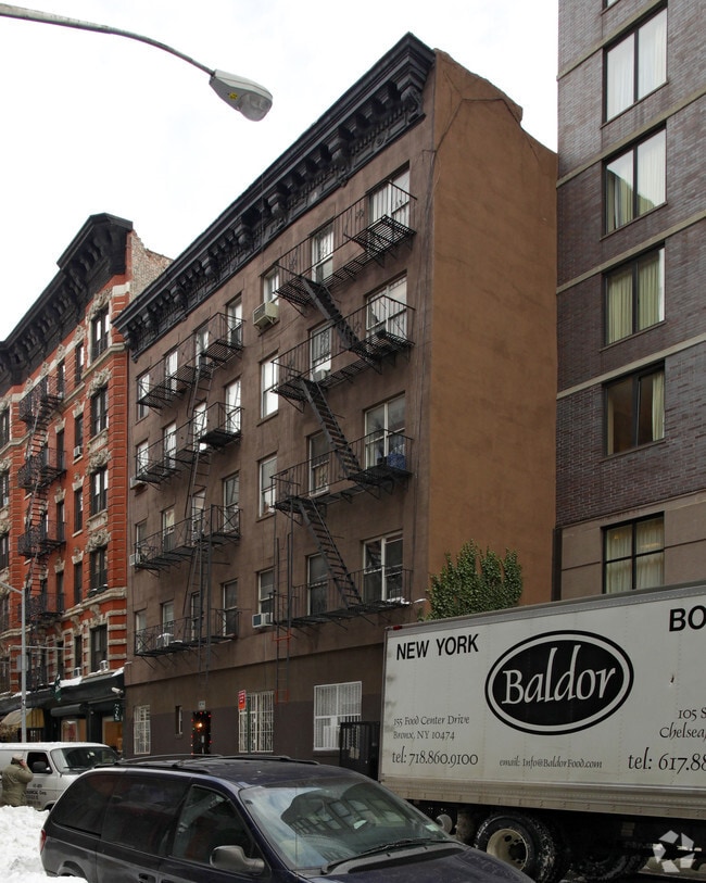 Building Photo - 64-66 Thompson St