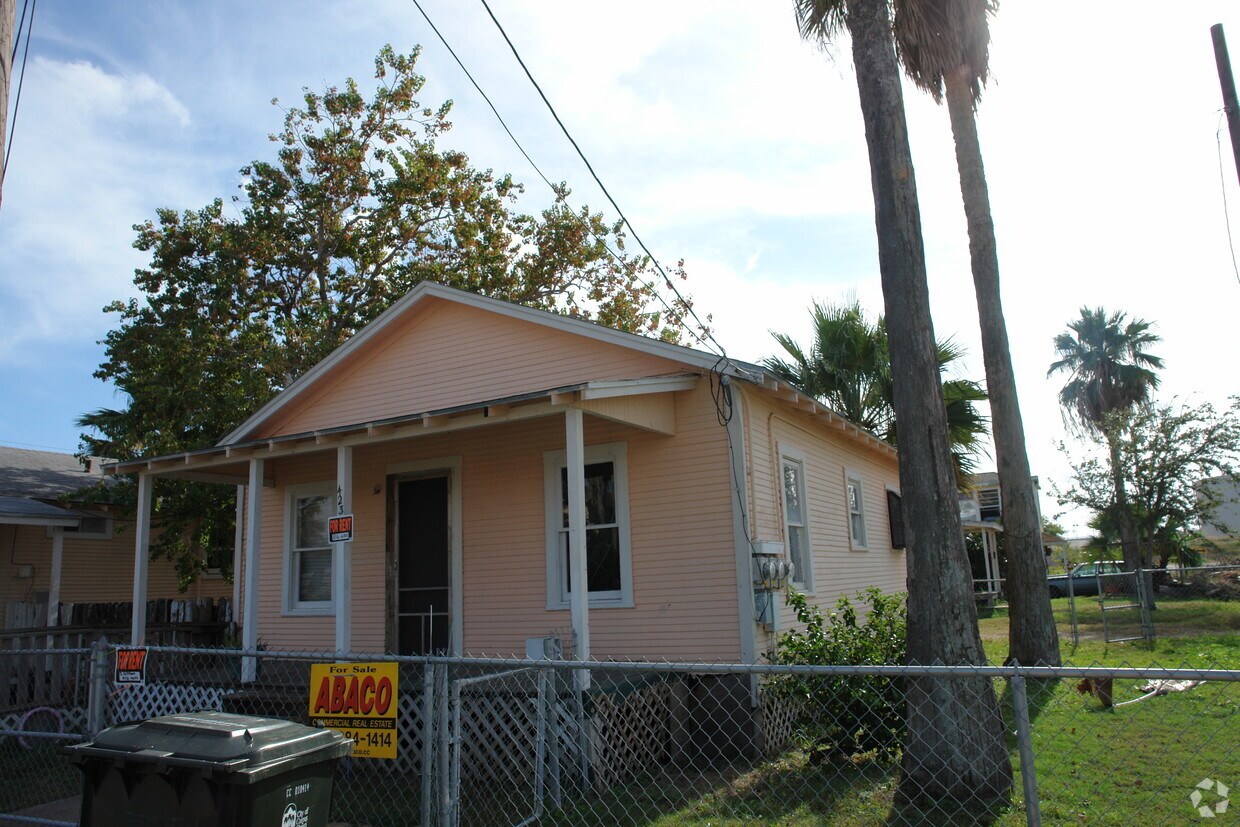Primary Photo - Beach Cottages