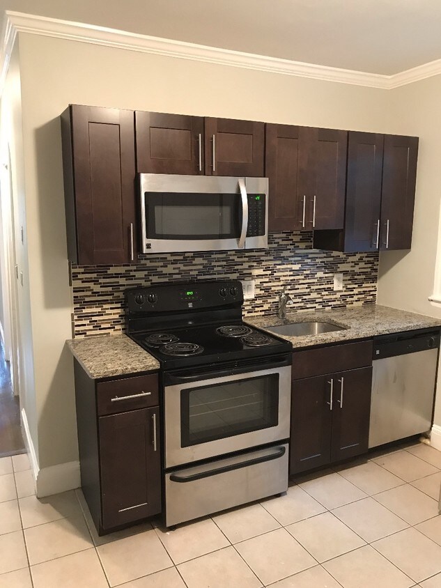 Foto principal - 470 Warren St
