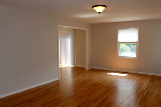 Foto del edificio - 196 Linwood Ave