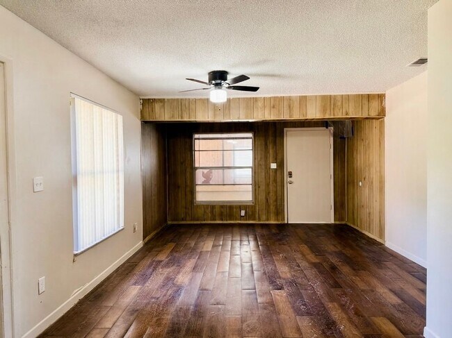 Foto del edificio - 1150 S Deleon Ave