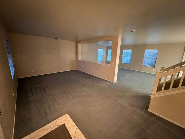 Building Photo - Spacious 3-Bedroom Home with Loft, 3-Car Garage & Large Backyard in Desirable South Loma Linda