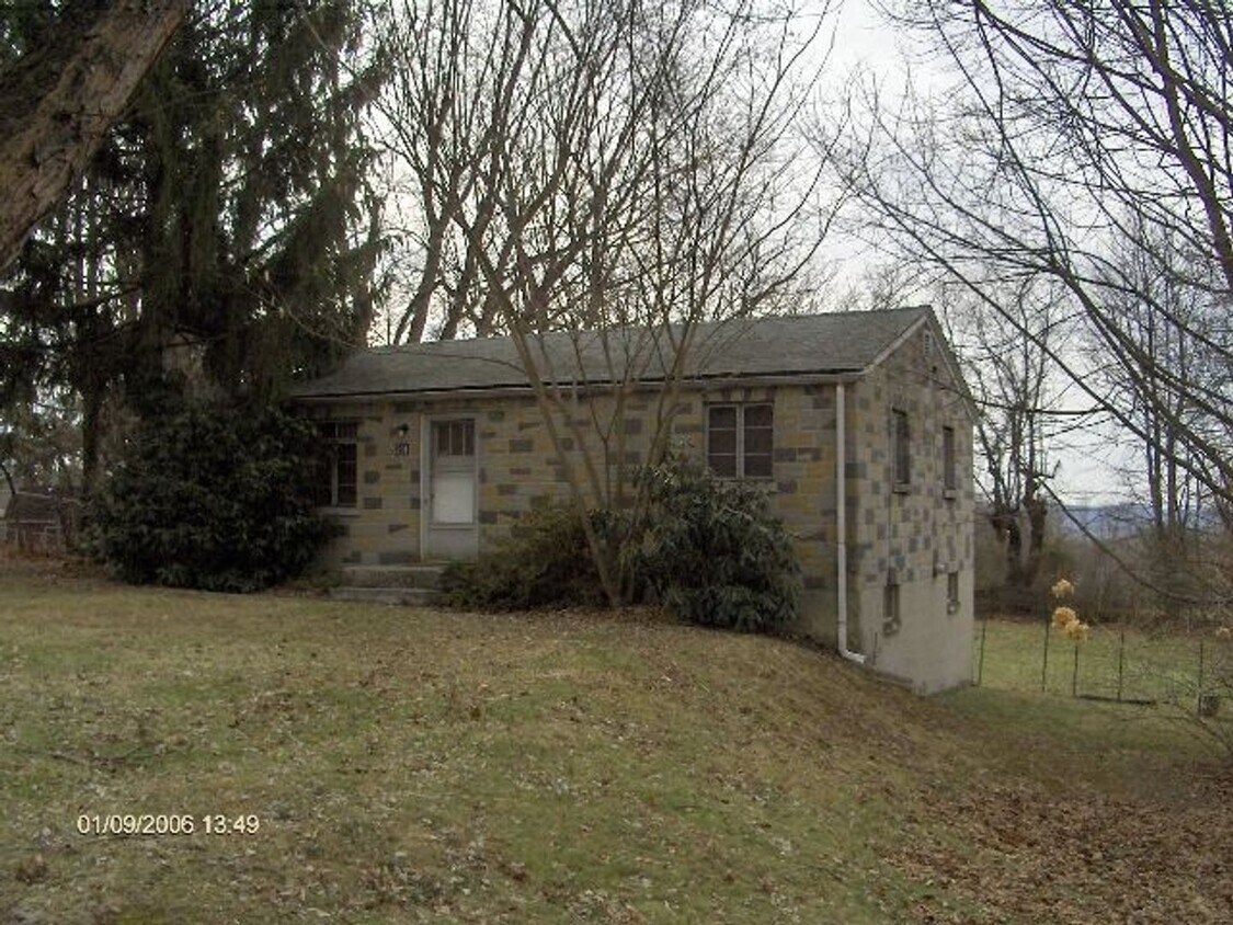 Foto principal - 3 Bedroom 1 Bath House