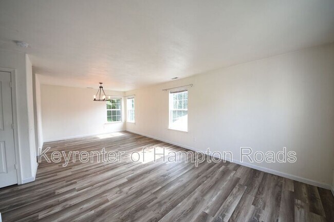 Foto del edificio - 1109 Lady Ashley Dr
