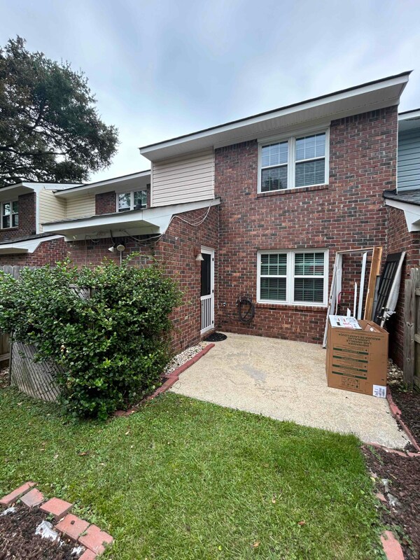 Building Photo - 1007 Hunters Trce