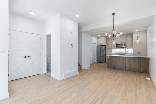 Building Photo - 8554-8583 83 Ave NW