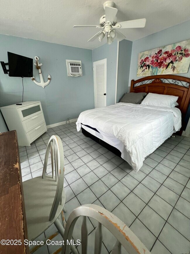 Foto del edificio - 2179 Pineapple Ave
