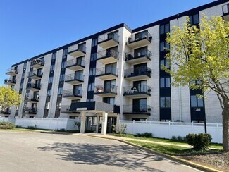 Building Photo - 9118 Elmwood Dr