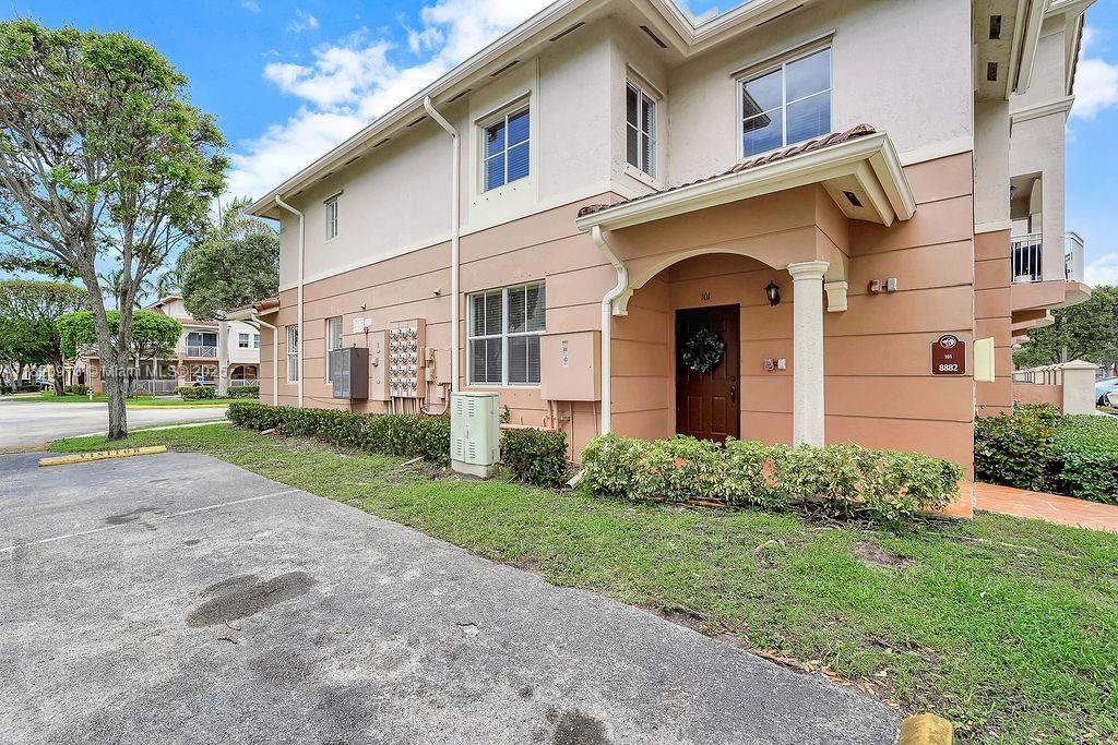 Primary Photo - 8882 W Flagler St