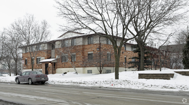 Foto del edificio - Auer Court Apartments