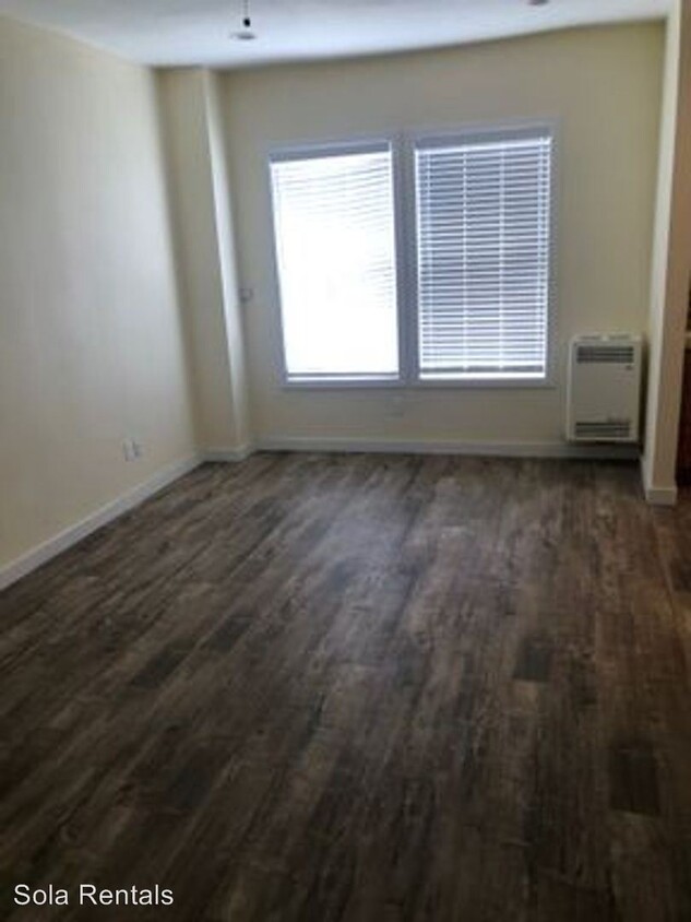 Primary Photo - 1000 N Serrano Ave