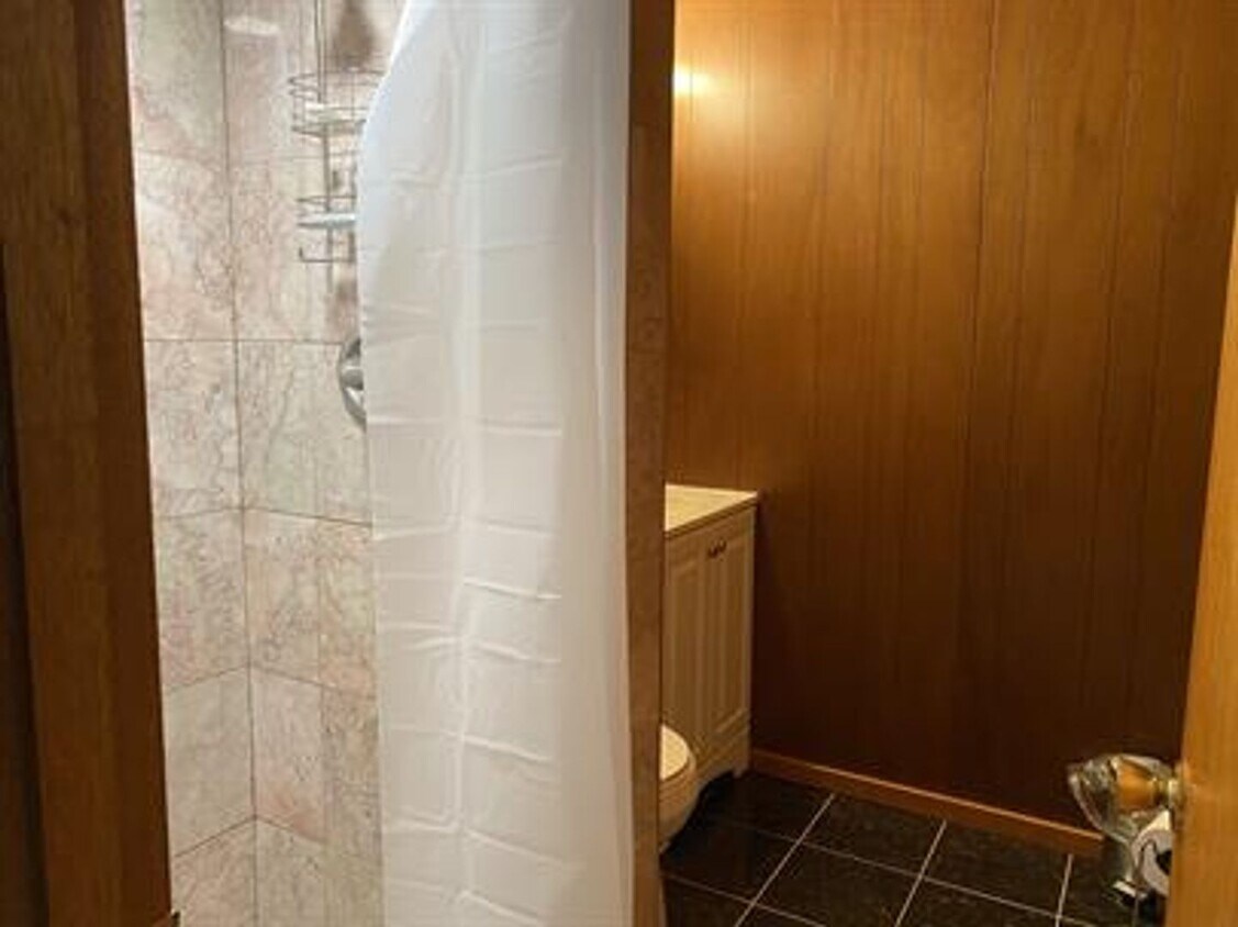 Foto del edificio - Small Studio Condo, Partially Furnished, Located in Town!